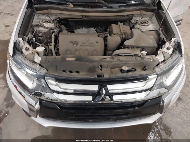 Mitsubishi Outlander Es