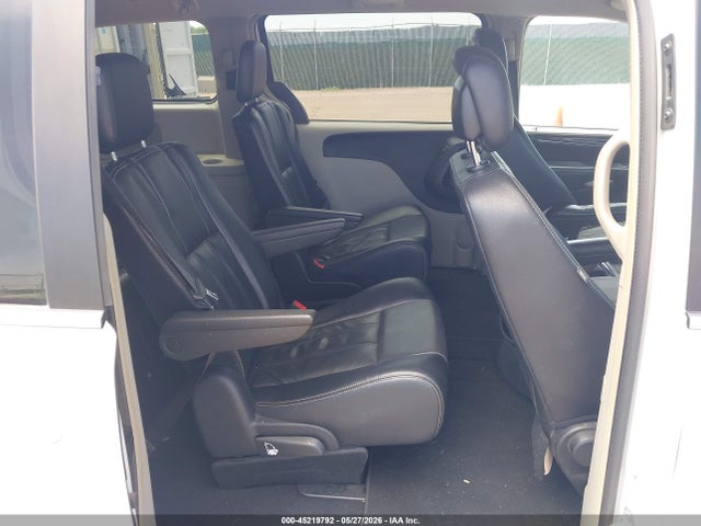 Chrysler Town & Country Touring