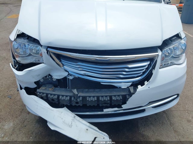 Chrysler Town & Country Touring