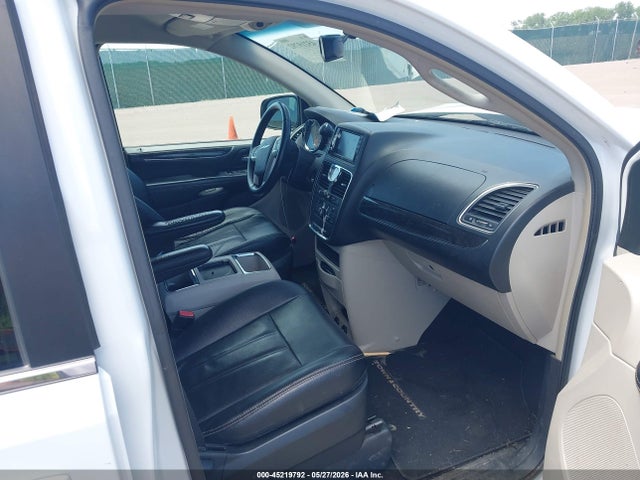 Chrysler Town & Country Touring