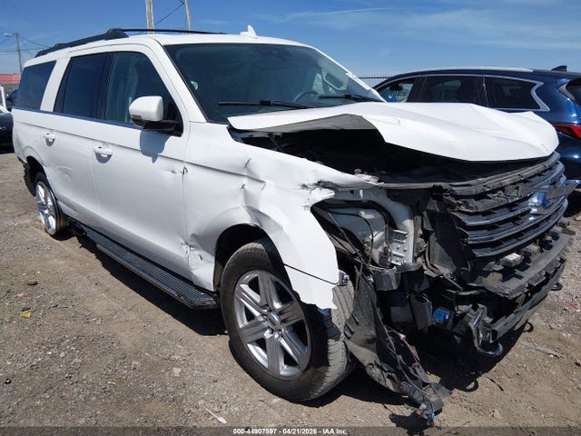 Salvage Ford Expedition Image