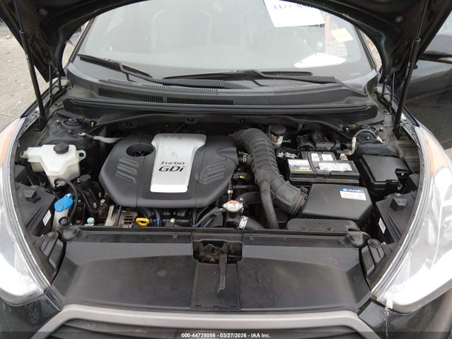 Hyundai VELOSTER Turbo