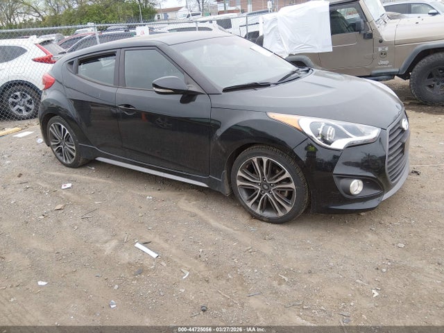 Salvage Hyundai VELOSTER Image