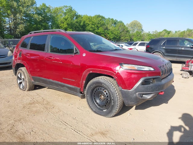 Salvage Jeep Cherokee Image