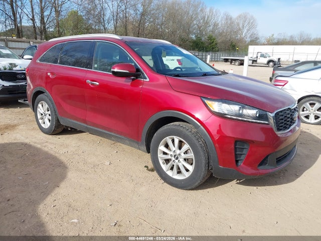 Salvage Kia Sorento Image
