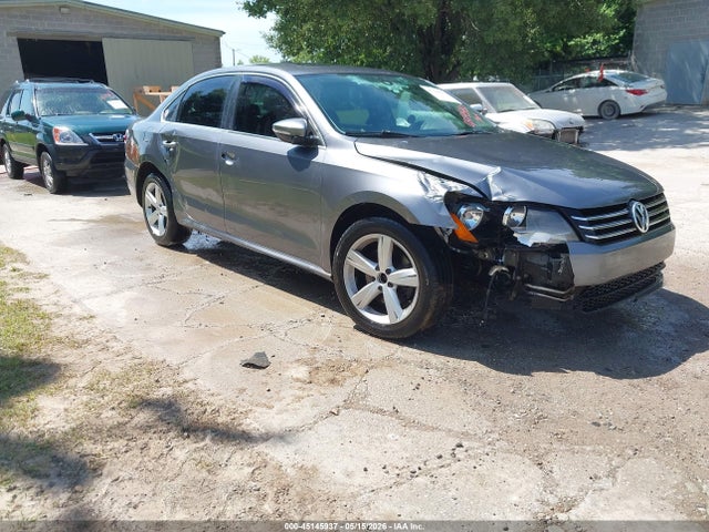 Salvage Volkswagen Passat Image