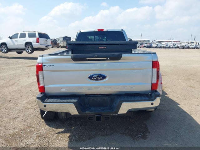 Ford F-350 Lariat