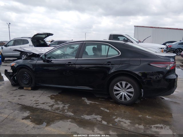 Toyota Camry Le Hybrid