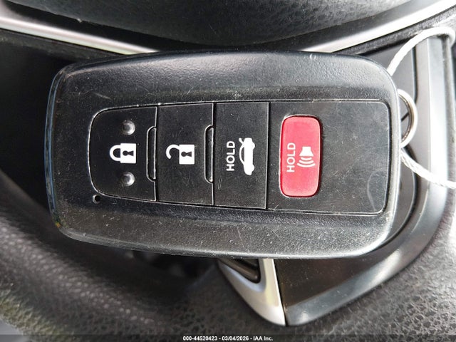 Toyota Camry Le Hybrid