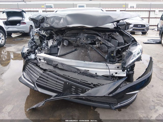 Toyota Camry Le Hybrid