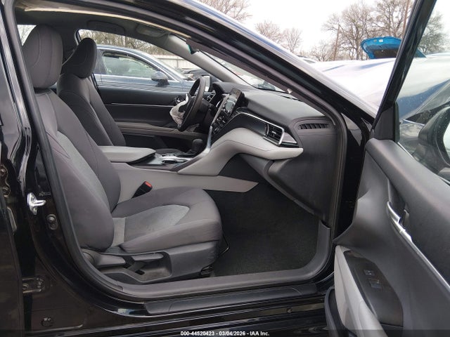 Toyota Camry Le Hybrid