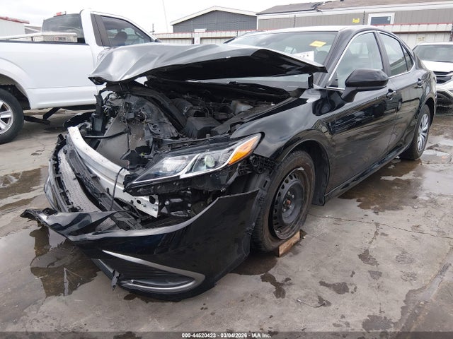 Toyota Camry Le Hybrid