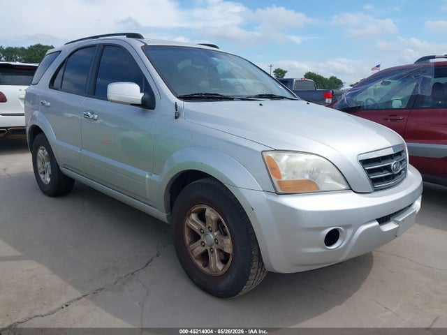 Salvage Kia Sorento Image