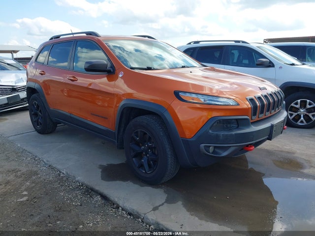 Salvage Jeep Cherokee Image