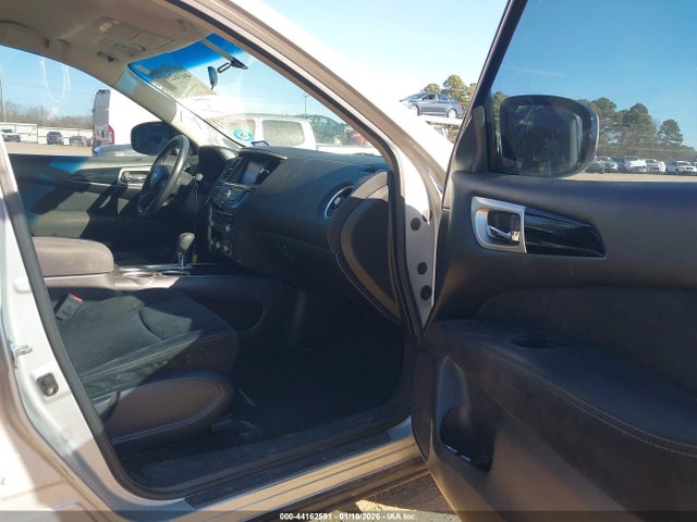 Nissan Pathfinder Sv