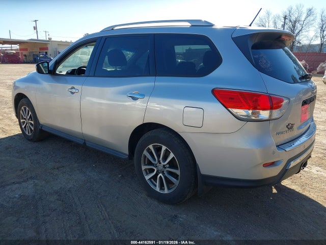 Nissan Pathfinder Sv