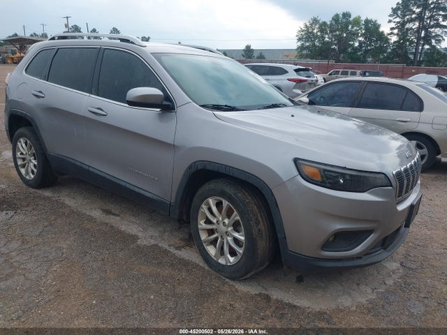 Salvage Jeep Cherokee Image