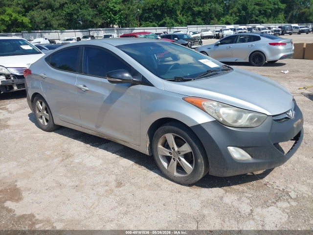 Salvage Hyundai ELANTRA Image