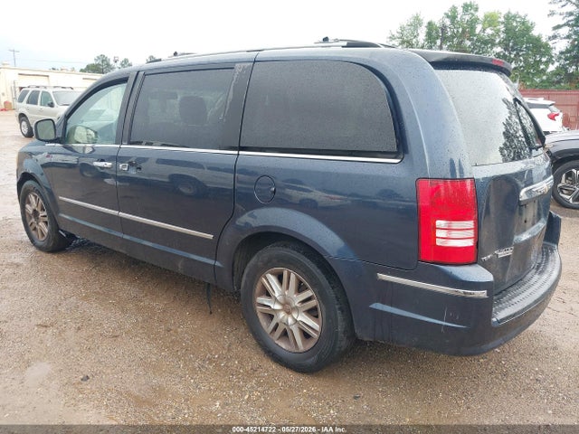 Chrysler Town & Country Limited