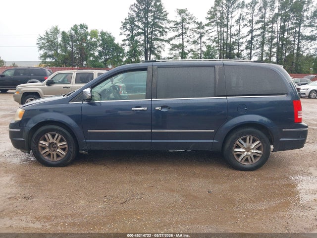 Chrysler Town & Country Limited