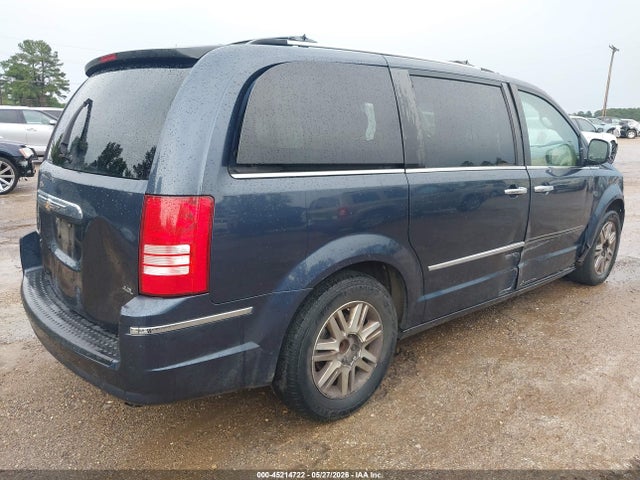 Chrysler Town & Country Limited
