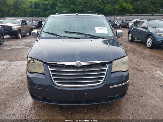 Chrysler Town & Country Limited