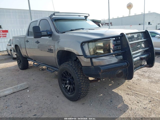 Salvage GMC Sierra 2500 Image