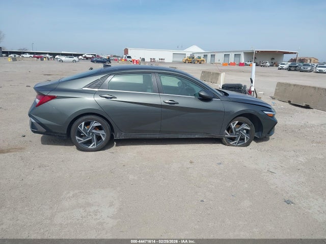 Hyundai ELANTRA Sel
