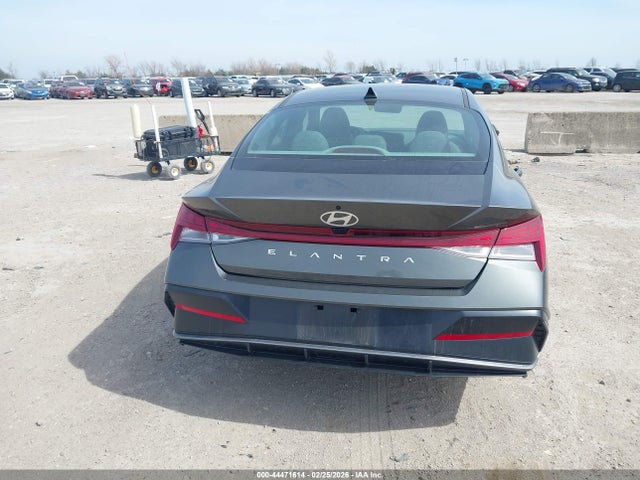 Hyundai ELANTRA Sel
