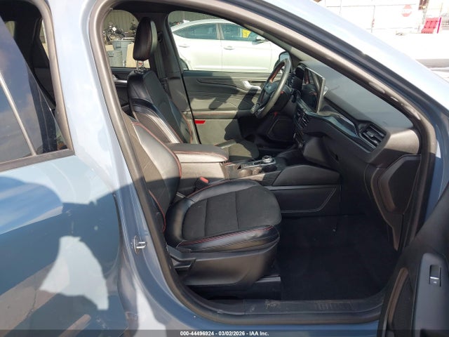Ford Escape St-line