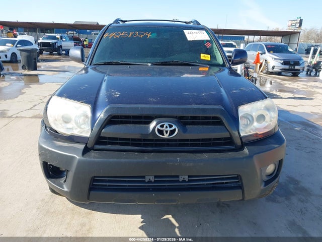 Toyota 4Runner Limited V6