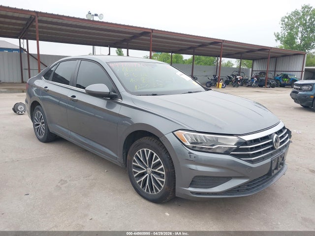 Salvage Volkswagen Jetta Image
