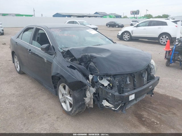 Salvage Toyota Camry Image