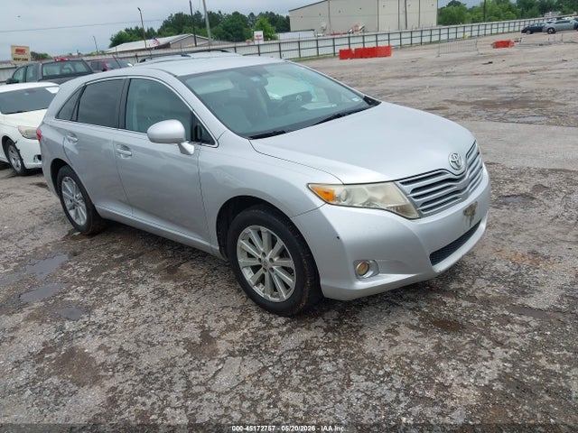 Salvage Toyota Venza Image