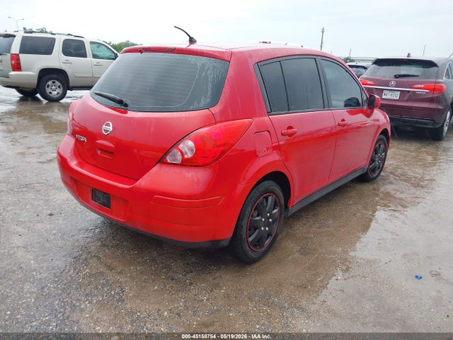 Nissan Versa 1.8s
