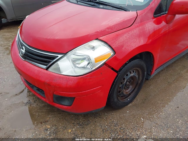 Nissan Versa 1.8s