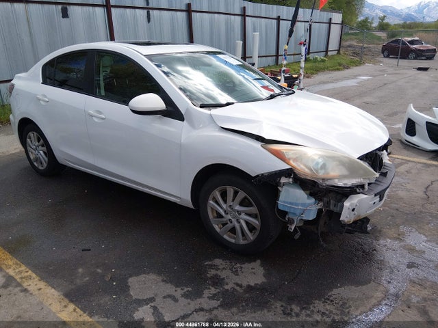 Salvage Mazda Mazda3 Image