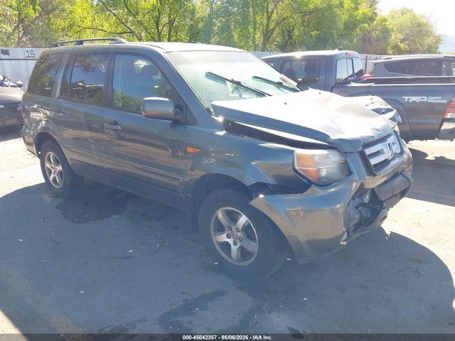 Salvage Honda Pilot Image