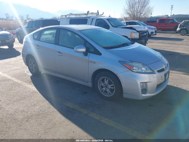 Salvage Toyota Prius Image