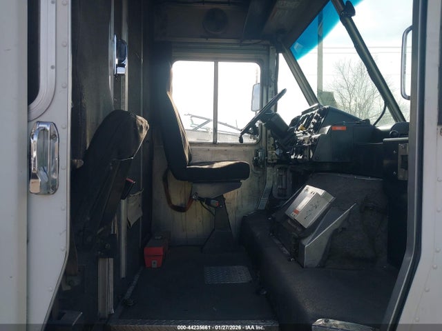Freightliner Chassis M Line Walk-in Van