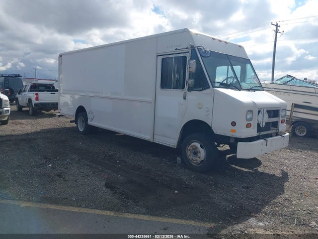 Salvage Freightliner Chassis Image