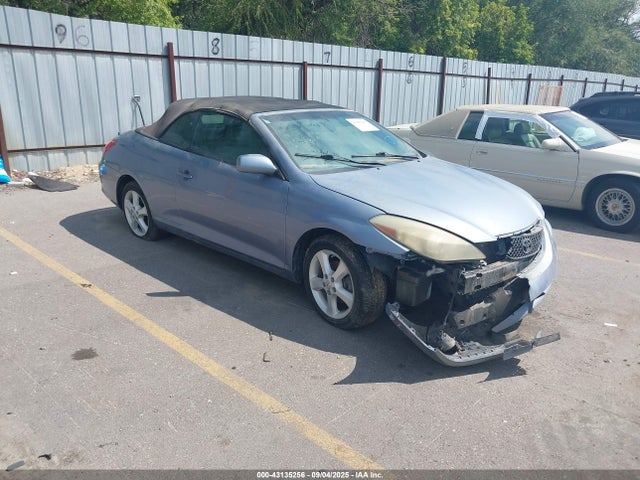 Salvage Toyota Camry Image