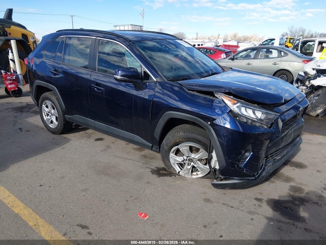 Salvage Toyota RAV4 Image