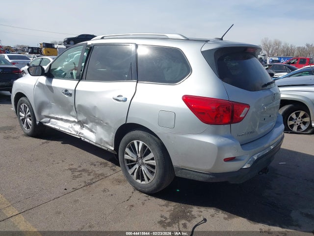Nissan Pathfinder Sv