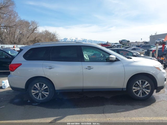 Nissan Pathfinder Sv