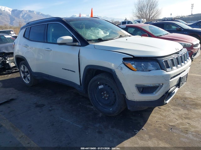 Salvage Jeep Compass Image