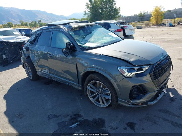 Salvage Audi Q3 Image