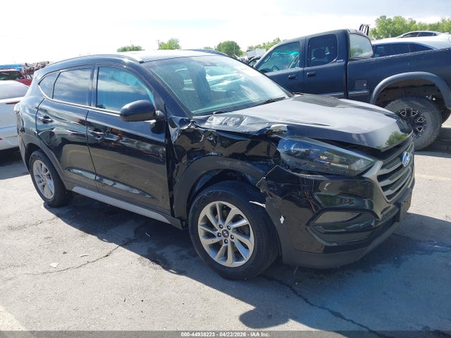 Salvage Hyundai TUCSON Image