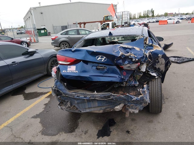 Hyundai ELANTRA Sel