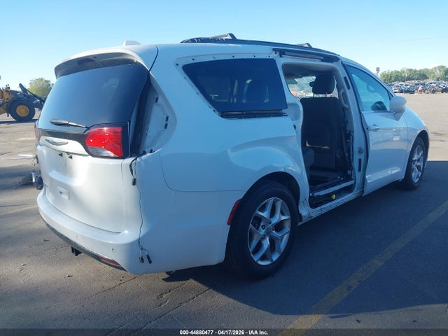 Chrysler Pacifica Touring Plus